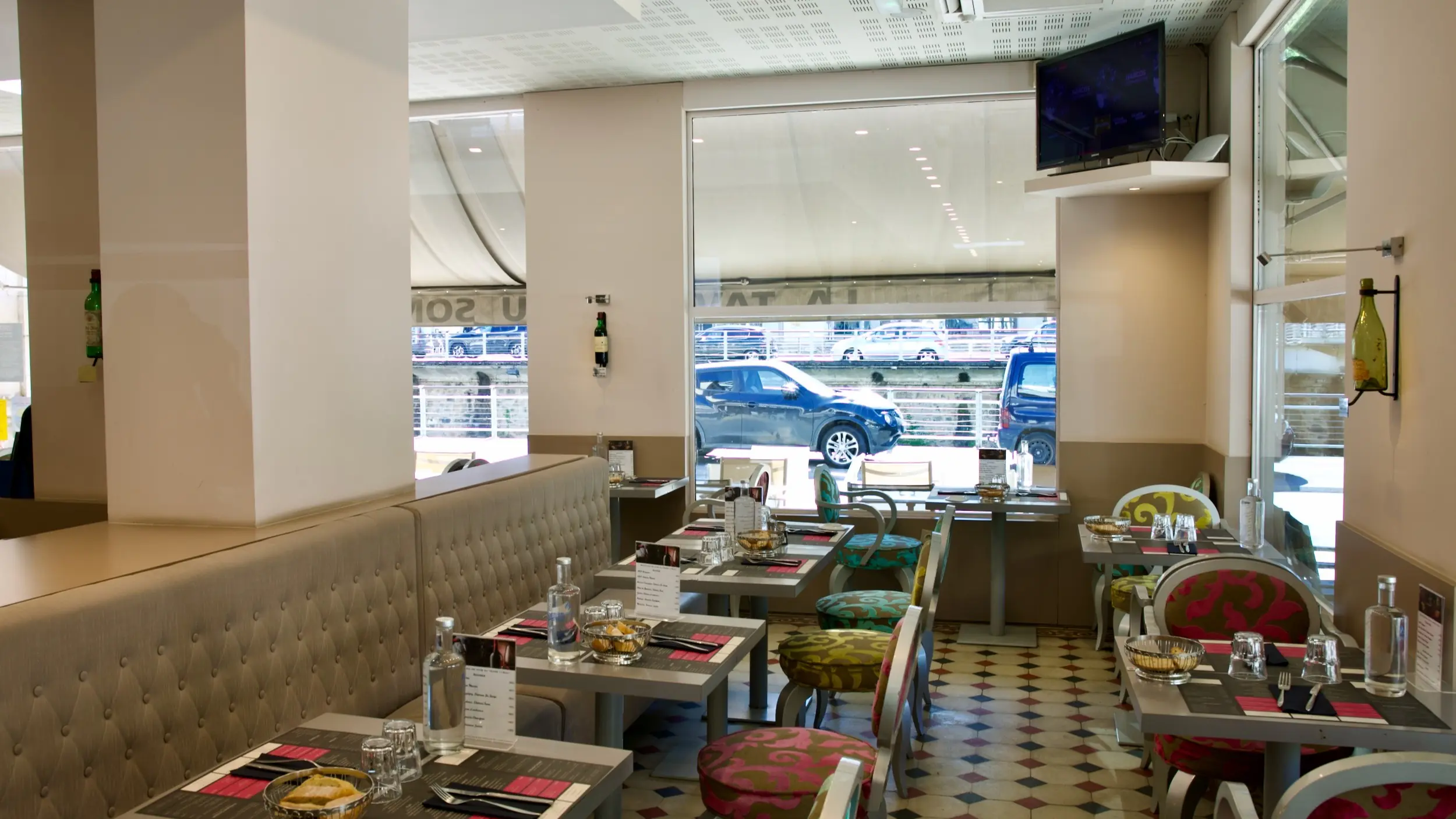 Intérieur taverne du sommelier