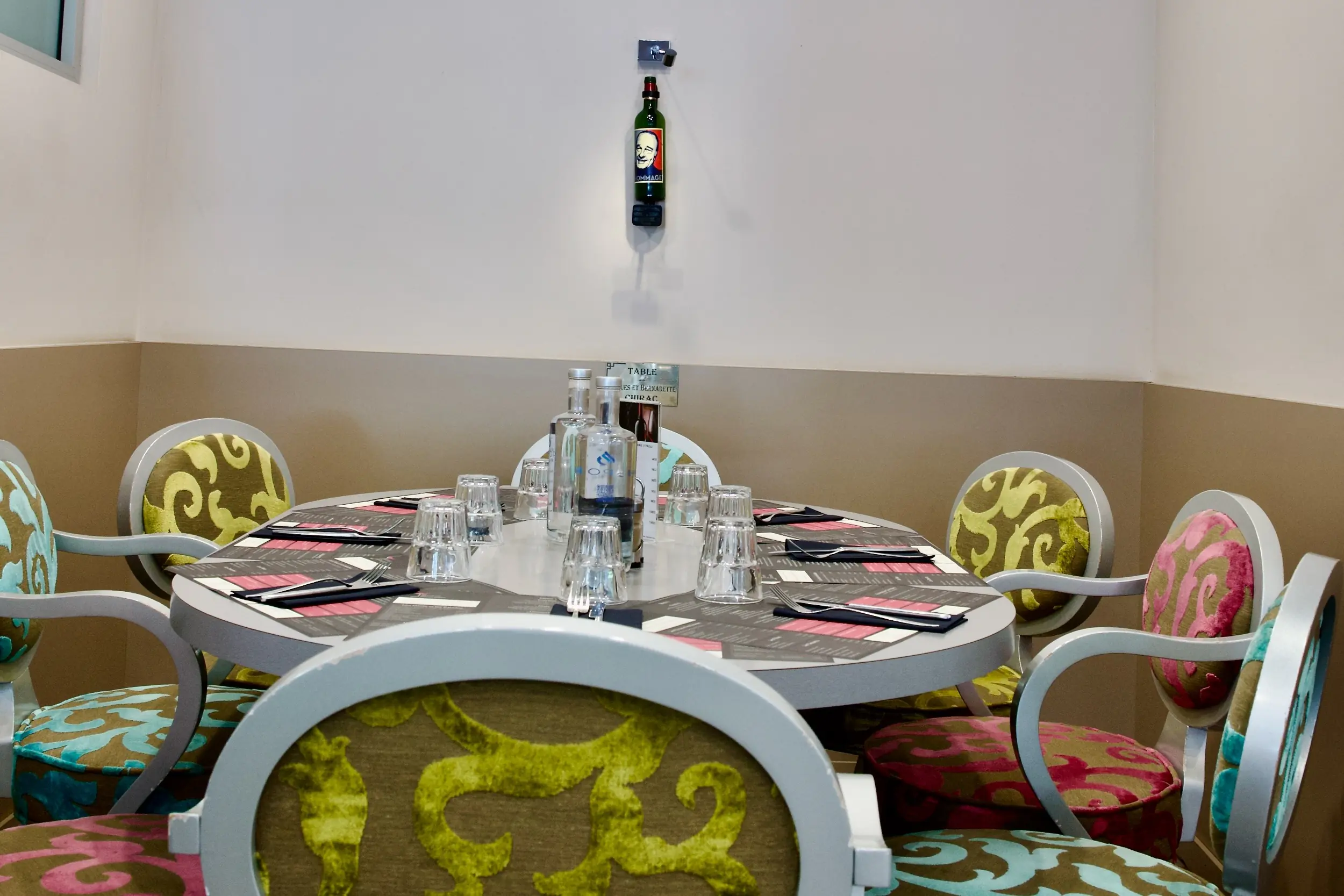 Intérieur taverne du sommelier
